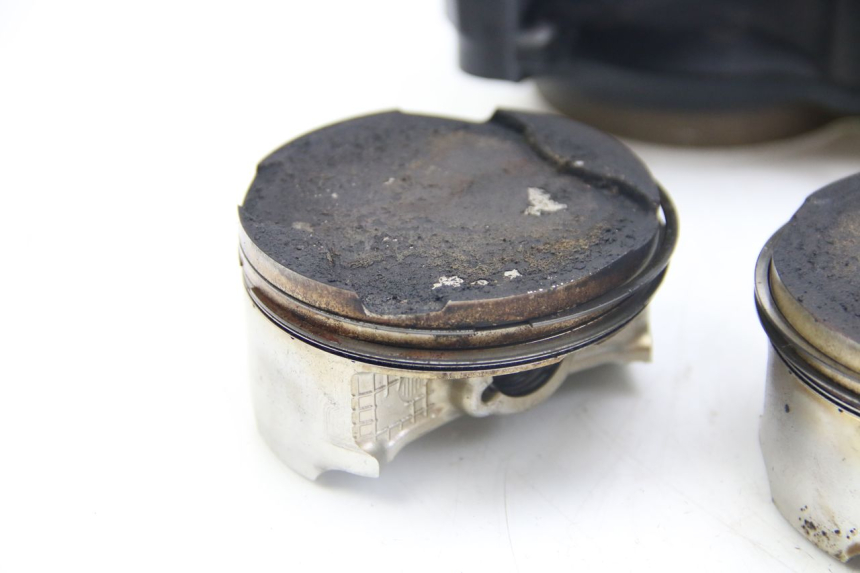 photo de ZYLINDER KOLBEN KAWASAKI Z ABS 1000 (2014 - 2020) - Detaillierte Sichtprüfung