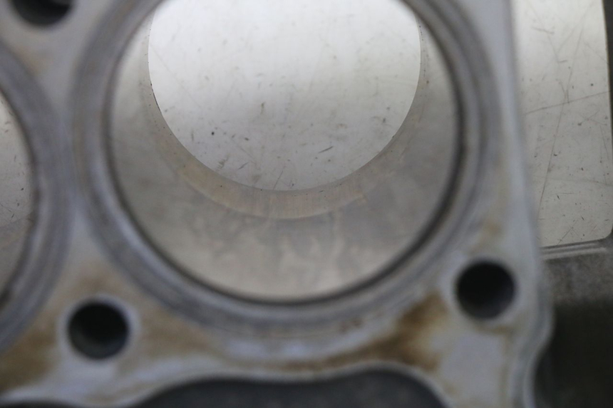 photo de ZYLINDER KOLBEN KAWASAKI ZR 7 750 (1999 - 2004) - Zoom auf Komponenten