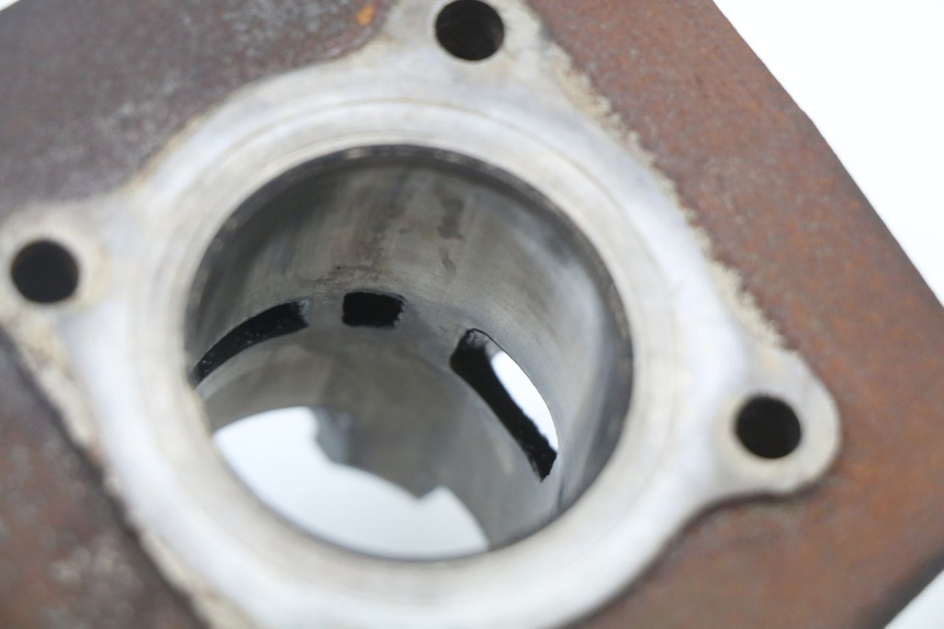 photo de ZYLINDER PEUGEOT STREETZONE 2T 50 (2014 - 2019) - Details der Befestigungspunkte