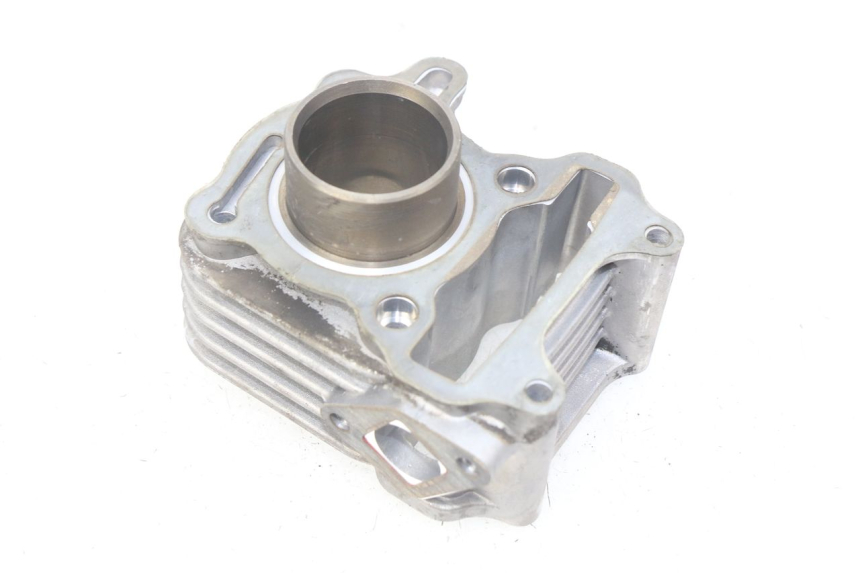 photo de ZYLINDER PEUGEOT TWEET ACTIVE 4T 50 (2018 - 2022) - Details der Befestigungspunkte