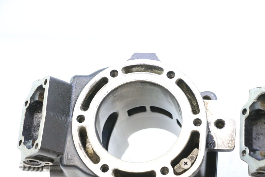 photo de ZYLINDER YAMAHA WAVE RUNNER GP R 1200 (2000 - 2003) - Profilansicht des Ersatzteils