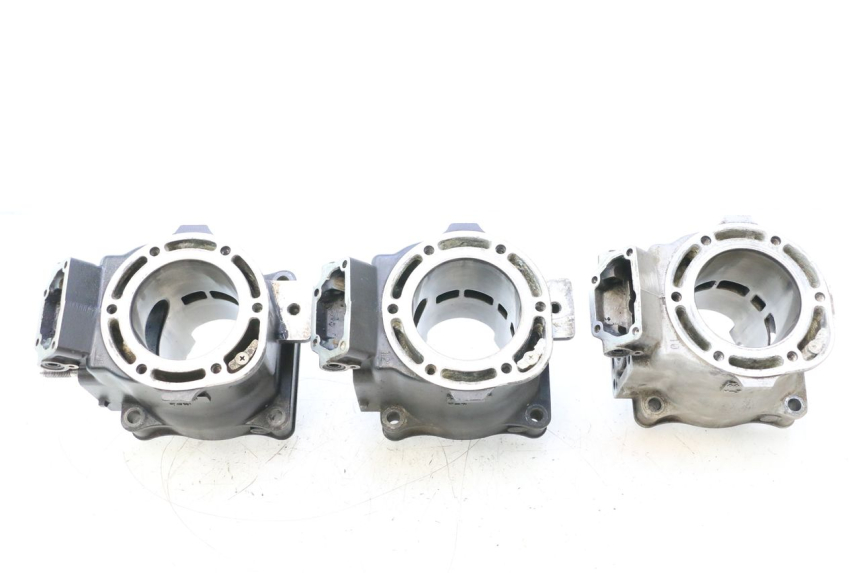 photo de ZYLINDER YAMAHA WAVE RUNNER GP R 1200 (2000 - 2003) - Hauptansicht