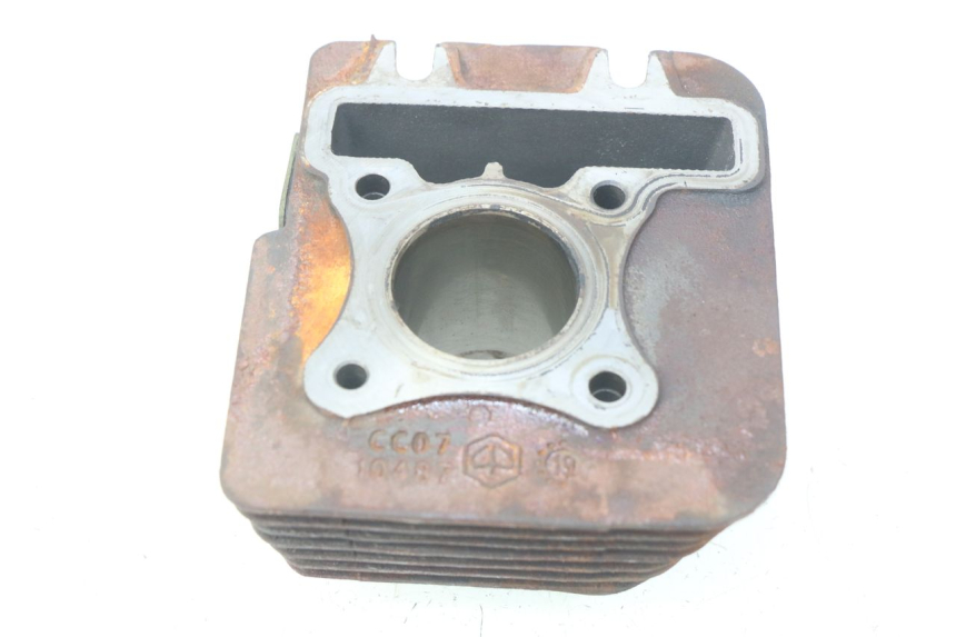 photo de ZYLINDER PIAGGIO ZIP 4T 50 (2018 - 2020) - Details der Befestigungspunkte