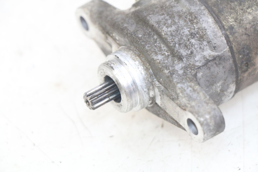 photo de STARTER KYMCO AGILITY 16+ 4T 50 (2018 - 2023) - Alternative Perspektive