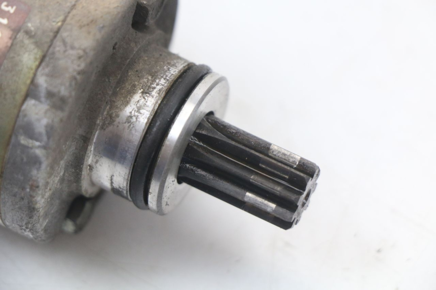 photo de ANLASSER SUZUKI GZ MARAUDER 125 (1998 - 2004) - Detailansicht des Bauteils