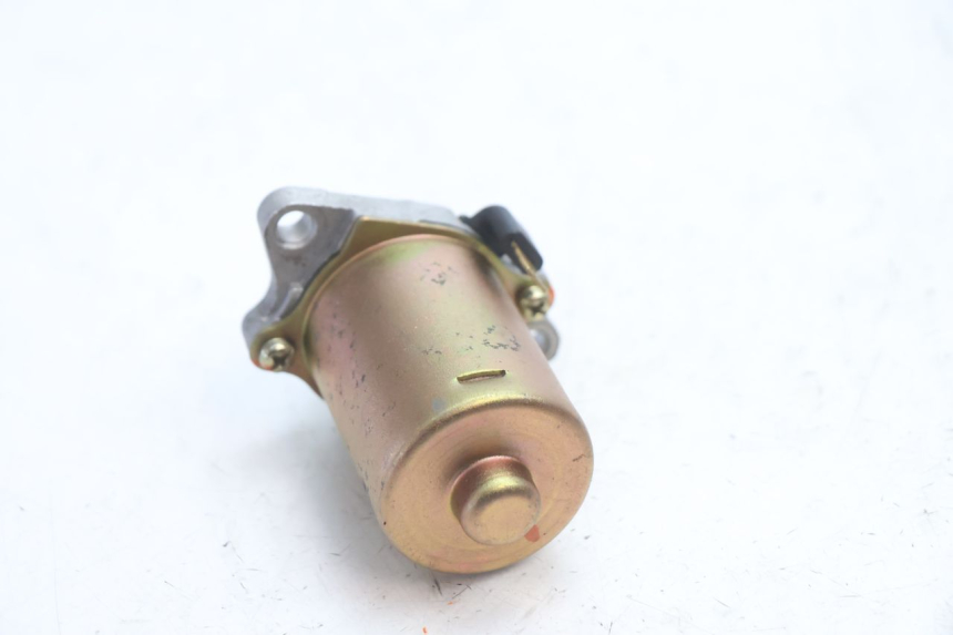 photo de ANLASSER PEUGEOT KISBEE 2T 50 (2018 - 2022) - Details der Befestigungspunkte