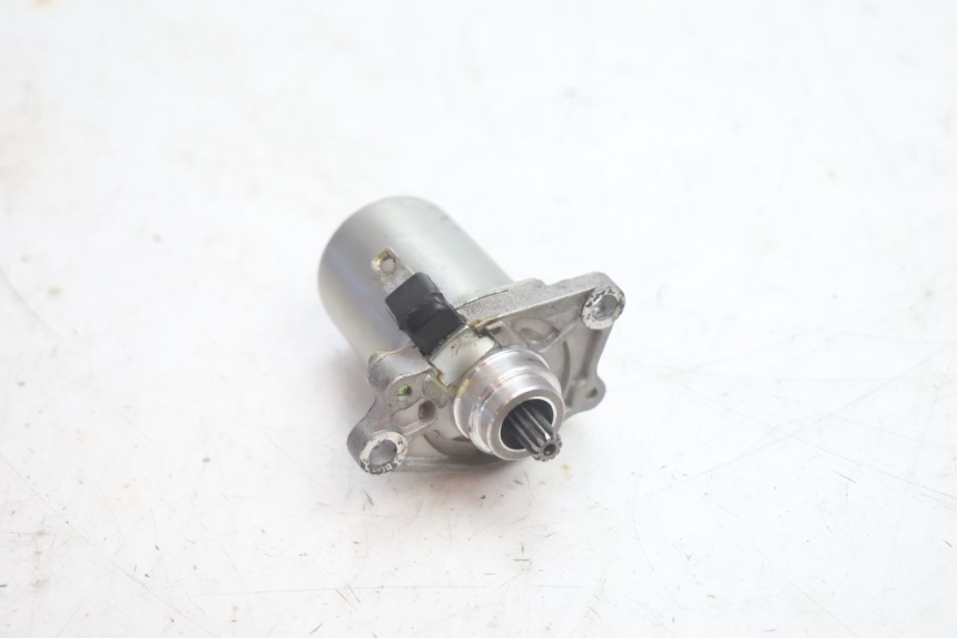 photo de STARTER PEUGEOT KISBEE 2T 50 (2010 - 2017) - Details der Befestigungspunkte