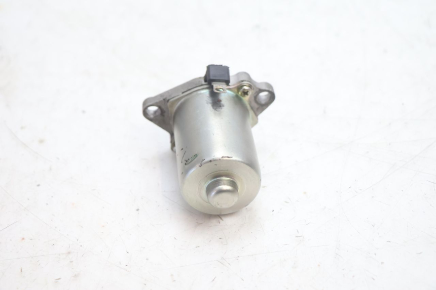 photo de STARTER PEUGEOT KISBEE 2T 50 (2010 - 2017) - Oberflächenzustand und Material