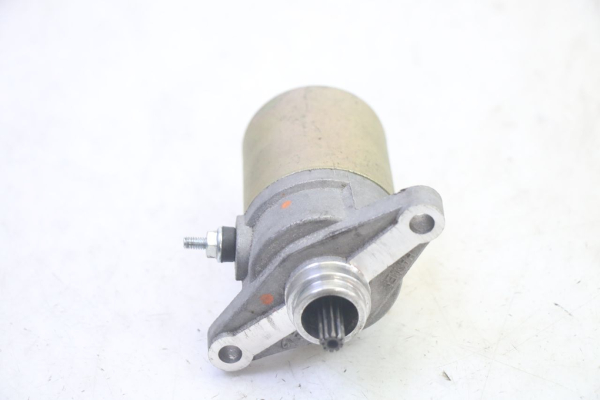 photo de ANLASSER JM MOTORS SANTANA EVO 50 (2024 - 2026) - Details der Befestigungspunkte