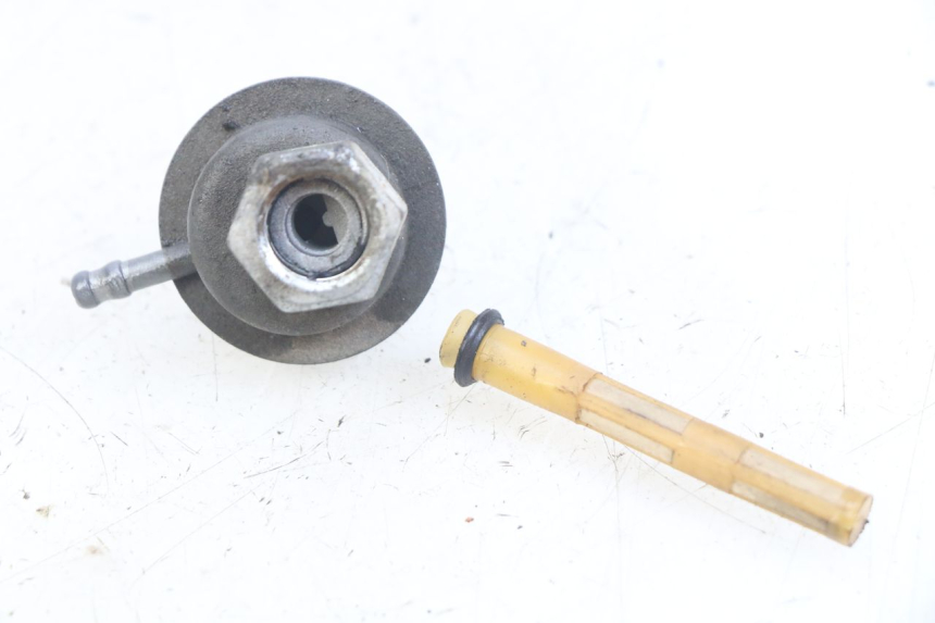 photo de TANKUNTERDRUCK KYMCO AGILITY 4T 50 (2005 - 2018) - Detailansicht des Bauteils