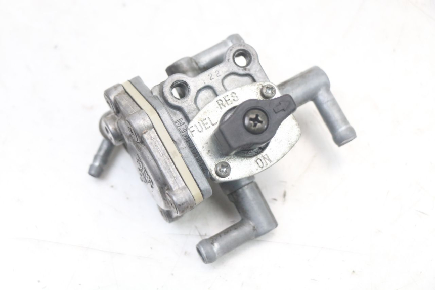 photo de TANK VENTIL SUZUKI GS F 500 (2004 - 2007) - Hauptansicht