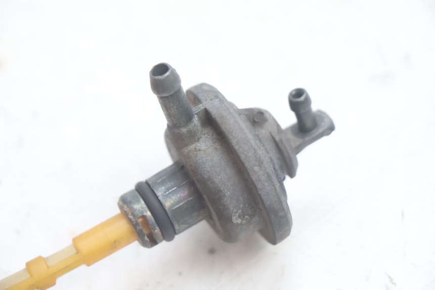 photo de TANKUNTERDRUCK YAMAHA YP MAJESTY 125 (2002 - 2006) - Detailansicht des Bauteils
