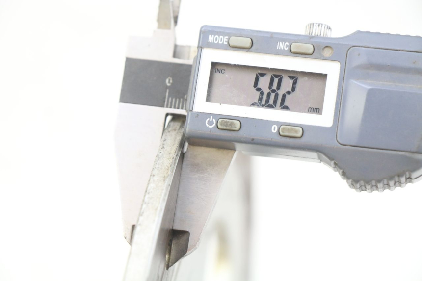 photo de HINTERER BREMSSCHEIBE HONDA CB R 1000 (2018 - 2023) - Detailansicht des Bauteils