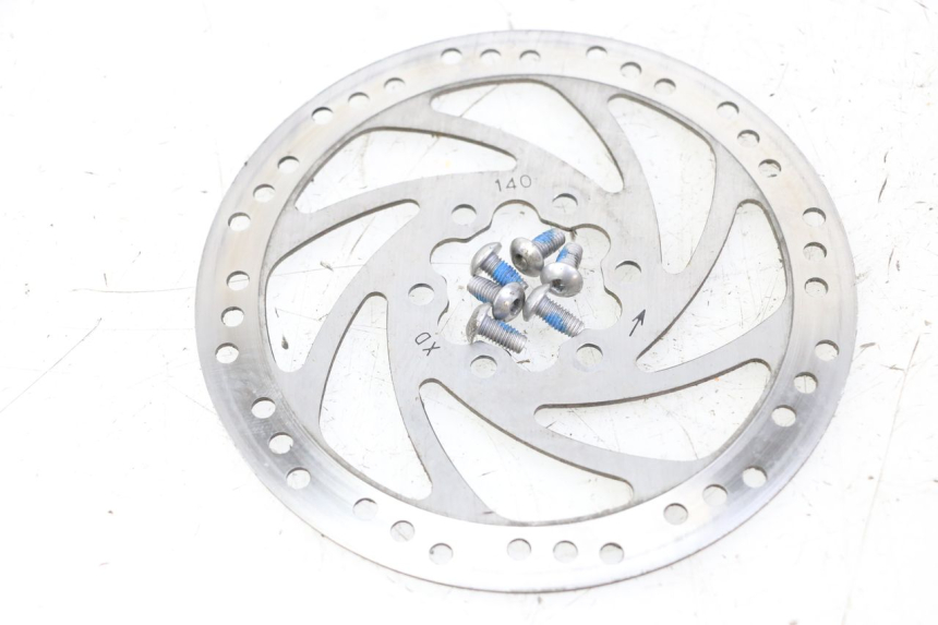 photo de HINTERBREMSSCHEIBE SEGWAY NINEBOT F40E 1 - Zoom auf Gebrauchszustand