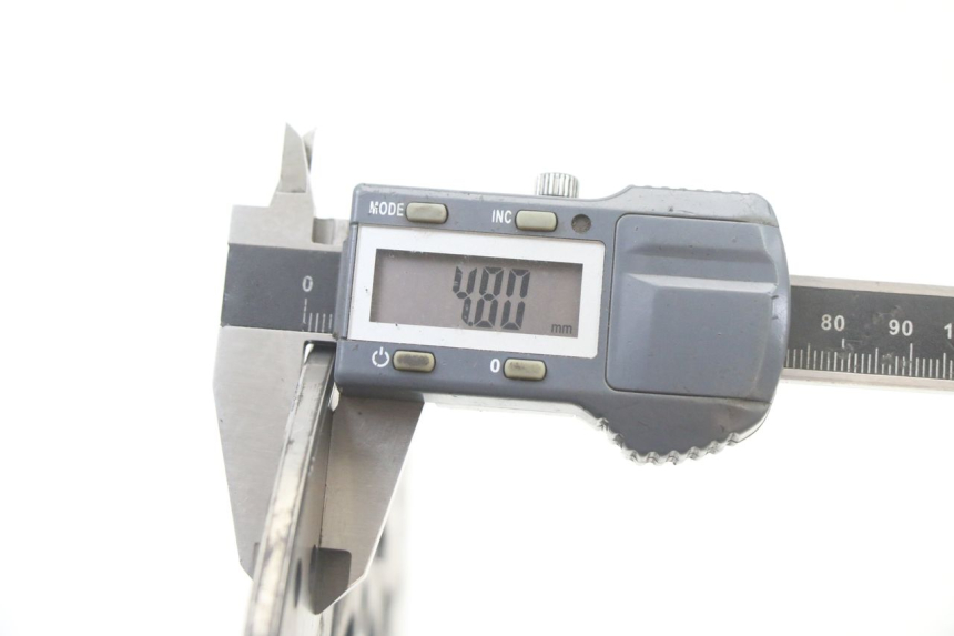 photo de BREMSSCHEIBE HINTEN YAMAHA FZ6 FAZER S2 600 (2007 - 2011) - Technische Nahaufnahme