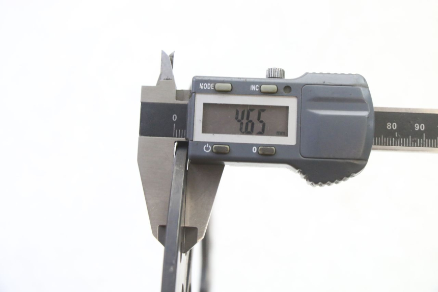 photo de BREMSSCHEIBE HINTEN YAMAHA FZ6 FAZER S2 600 (2007 - 2011) - Technische Nahaufnahme