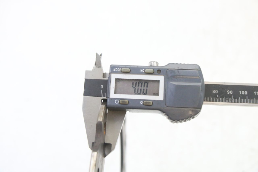 photo de BREMSSCHEIBE HINTEN KAWASAKI KX F KXF 450 (2009 - 2011) - Details der Befestigungspunkte