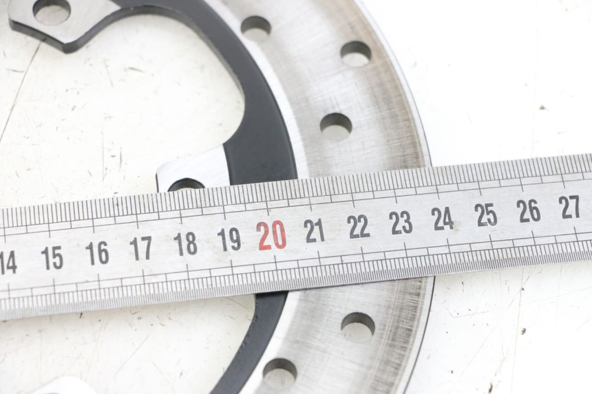 photo de BREMSSCHEIBE HINTEN ROYAL ENFIELD CONTINENTAL GT 650 (2019 - 2024) - Zoom auf Gebrauchszustand