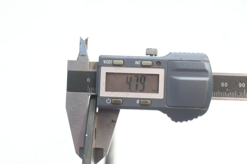 photo de BREMSSCHEIBE HINTEN SUZUKI SV S 650 (2003 - 2009) - Technische Nahaufnahme