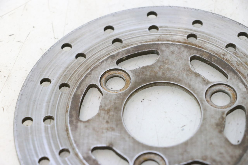 photo de BREMSSCHEIBE VORNE MBK BOOSTER SPIRIT 50 (1996 - 1999) - Details der Befestigungspunkte
