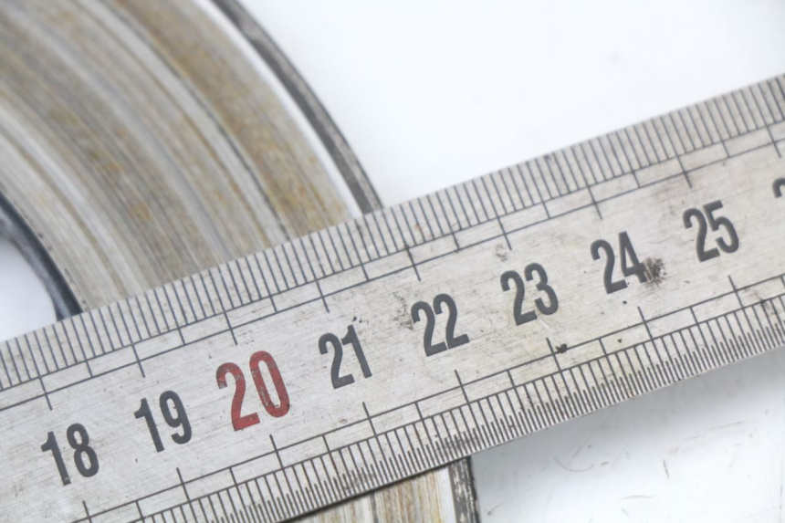 photo de BREMSSCHEIBE VORNE SUZUKI GN 125 (1997 - 2000) - Zoom auf Gebrauchszustand