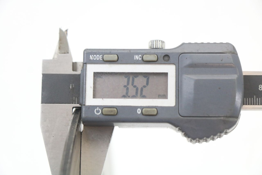 photo de BREMSSCHEIBE VORNE SUZUKI GN 125 (1997 - 2000) - Technische Nahaufnahme