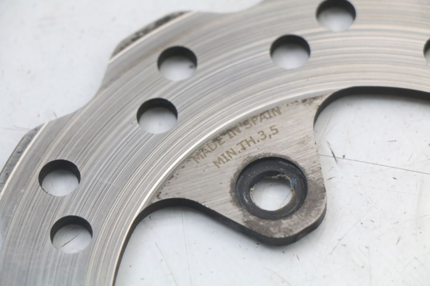 photo de VORDERE BREMSSCHEIBE PEUGEOT KISBEE 2T 50 (2010 - 2017) - Zoom auf Gebrauchszustand