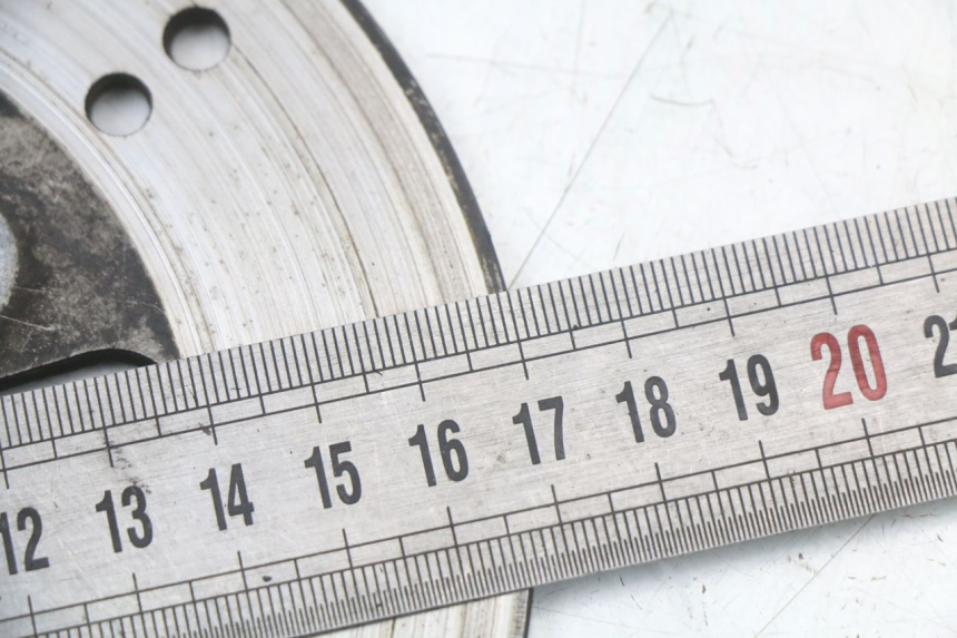 photo de VORDERE BREMSSCHEIBE PEUGEOT KISBEE 4T 50 (2010 - 2017) - Zoom auf Gebrauchszustand