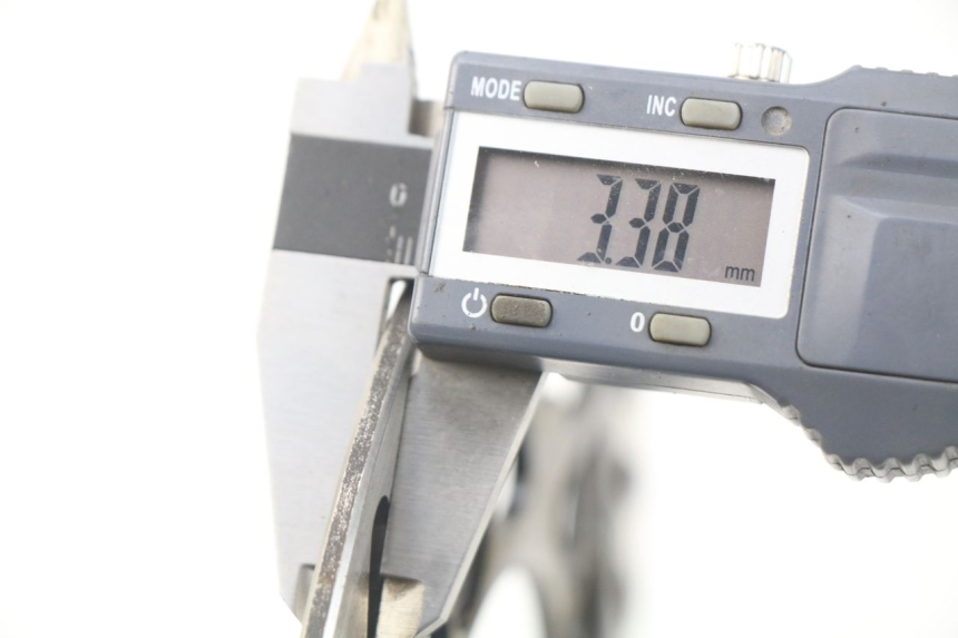 photo de VORDERE BREMSSCHEIBE APOLLO RFZ 150 - Detailansicht des Bauteils