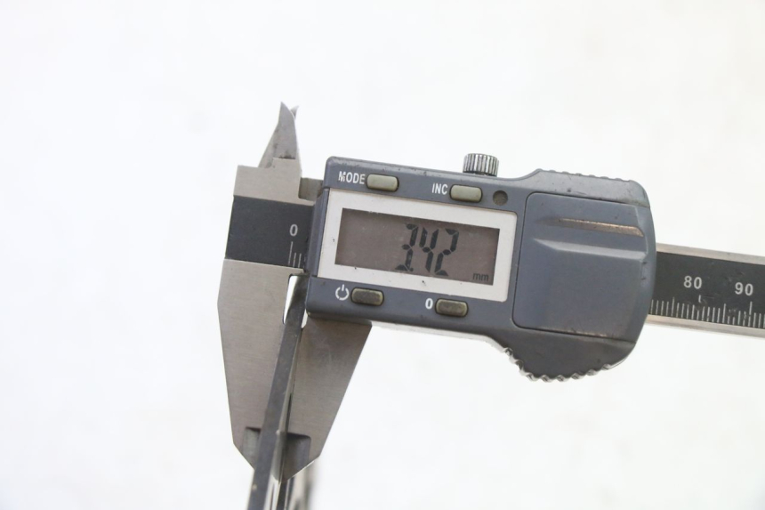 photo de VORDERE BREMSSCHEIBE APOLLO RFZ 125 - Technische Nahaufnahme