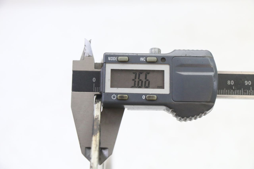 photo de BREMSSCHEIBE VORNE YAMAHA TDR DELTABOX 125 (1997 - 2003) - Technische Nahaufnahme