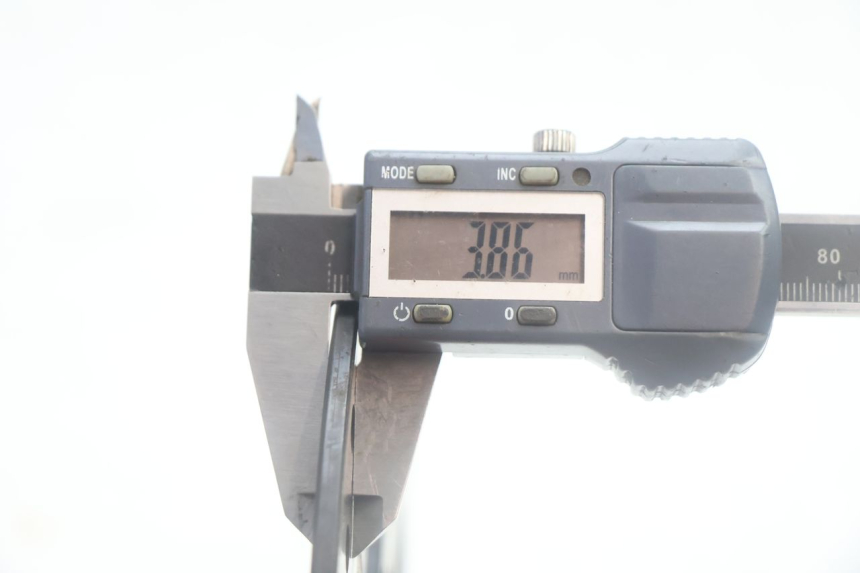 photo de BREMSSCHEIBE VORNE YAMAHA YP MAJESTY 125 (2007 - 2010) - Details der Befestigungspunkte