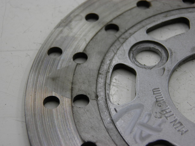 photo de BREMSSCHEIBE VORNE ZNEN ZN50QT-Q 50 (2010 - 2012) - Zoom auf Gebrauchszustand