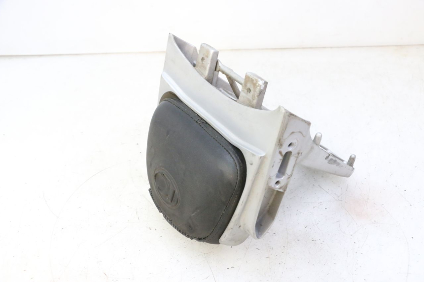 photo de RÜCKENLEHNE  KYMCO GRAND DINK 125 (2002 - 2007) - Detailansicht des Bauteils