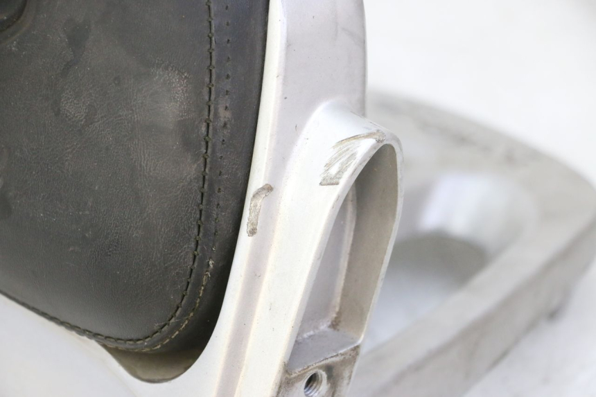 photo de RÜCKENLEHNE  KYMCO GRAND DINK 125 (2002 - 2007) - Technische Nahaufnahme