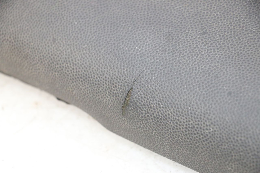 photo de RÜCKENLEHNE  PIAGGIO MP3 RL 250 (2006 - 2010) - Details der Befestigungspunkte