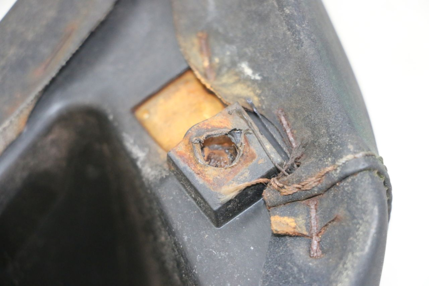 photo de RÜCKENLEHNE  PEUGEOT SATELIS 125 (2013 - 2018) - Zoom auf Gebrauchszustand