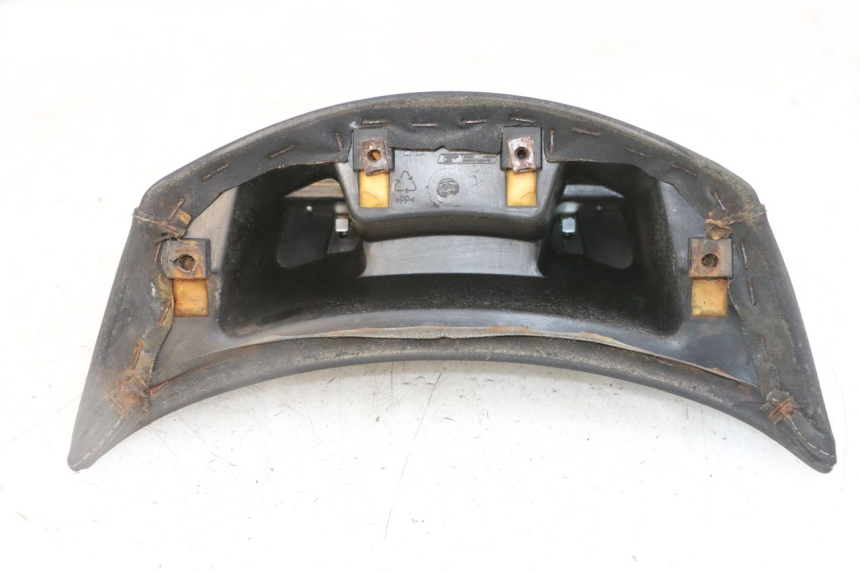 photo de RÜCKENLEHNE  PEUGEOT SATELIS 125 (2013 - 2018) - Details der Befestigungspunkte