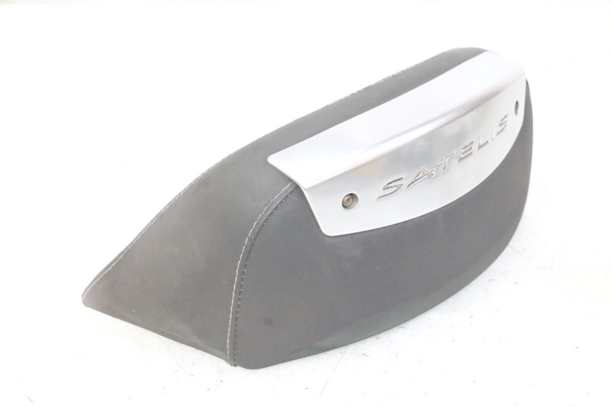 photo de RÜCKENLEHNE  PEUGEOT SATELIS 125 (2013 - 2018) - Oberflächenzustand und Material