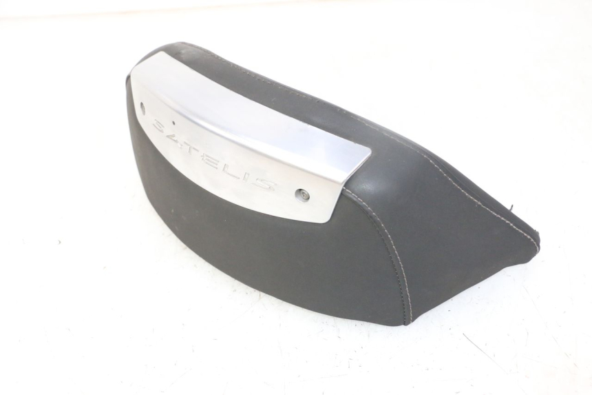 photo de RÜCKENLEHNE  PEUGEOT SATELIS 125 (2013 - 2018) - Details der Befestigungspunkte