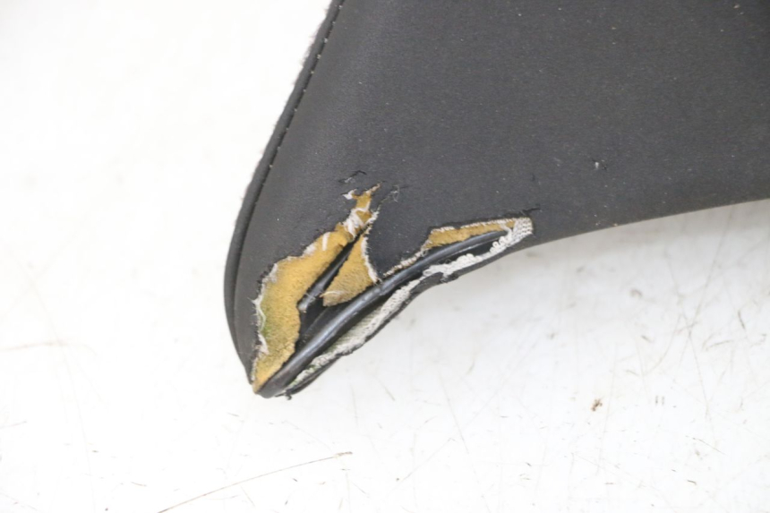 photo de RÜCKENLEHNE  PEUGEOT SATELIS 125 (2013 - 2018) - Kennzeichnungen und Originalreferenzen