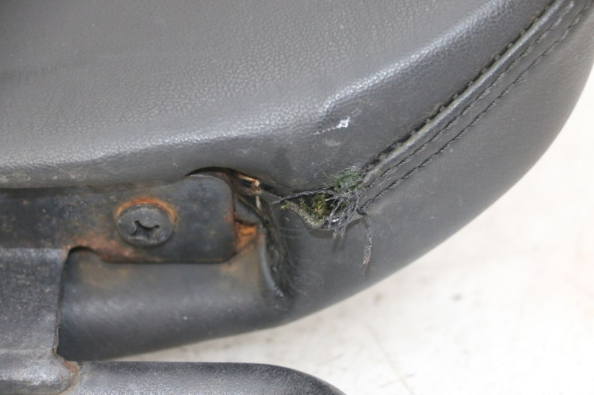 photo de RÜCKENLEHNE  SUZUKI BURGMAN 125 (2018 - 2021) - Zoom auf Gebrauchszustand