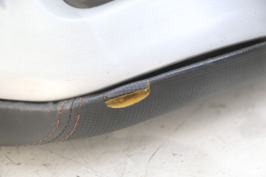 photo de RüCKENLEHNE YAMAHA X-MAX XMAX 125 (2010 - 2013) - Technische Nahaufnahme