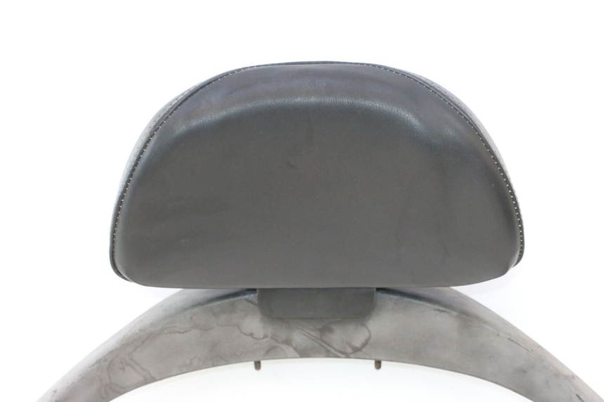 photo de RÜCKENLEHNE  PIAGGIO X8 STREET 125 (2006 - 2007) - Detailansicht des Bauteils