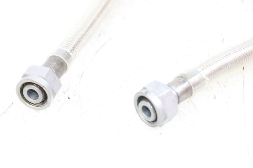 photo de ÖLSCHLAUCH ROYAL ENFIELD CONTINENTAL GT 650 (2019 - 2024) - Technische Nahaufnahme