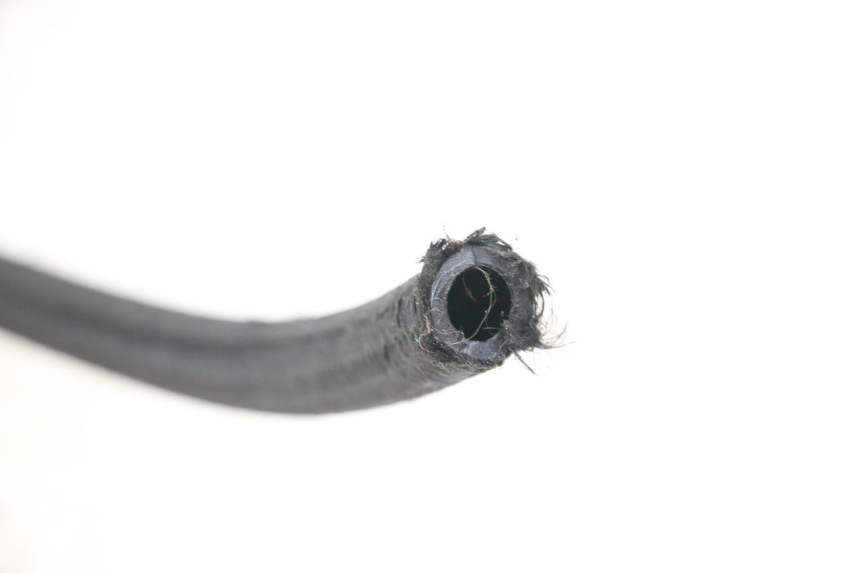 photo de ÖLSCHLAUCH HARLEY DAVIDSON SPORTSTER XL CUSTOM 1200 (2003 - 2004) - Zoom auf Gebrauchszustand