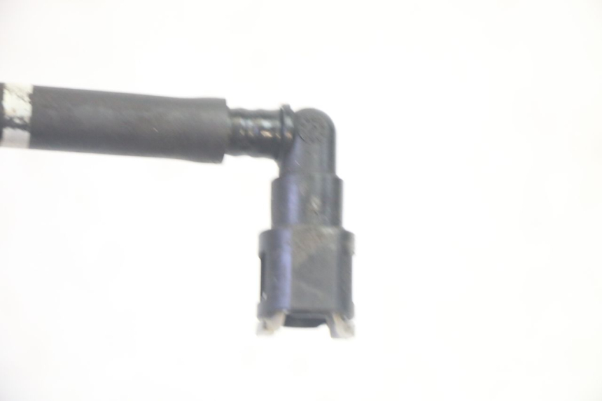 photo de EINSPRITZVENTILE SCHLAUCH SUZUKI BURGMAN EXECUTIVE ABS 650 (2006 - 2012) - Zoom auf Gebrauchszustand