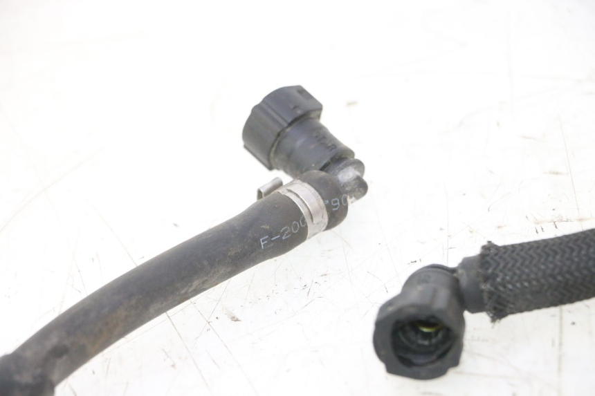 photo de EINSPRITZVENTILE SCHLAUCH PEUGEOT KISBEE 4T 50 (2023 - 2026) - Oberflächenzustand und Material