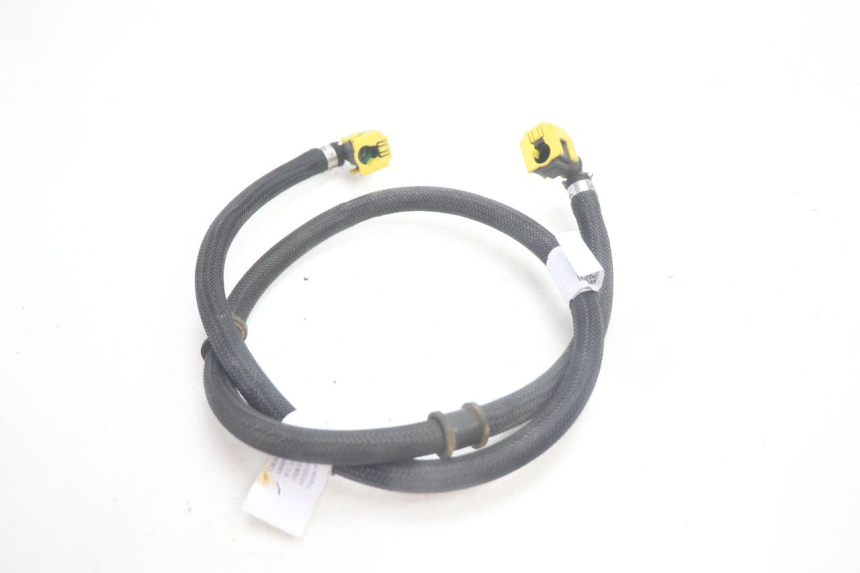 photo de EINSPRITZVENTILE SCHLAUCH PIAGGIO MP3 HPE 530 (2022 - 2026) - Zoom auf Gebrauchszustand