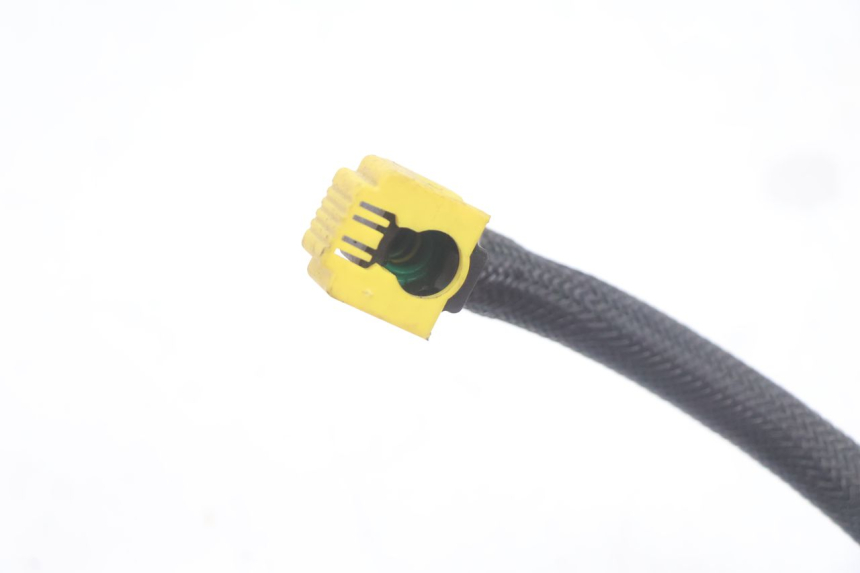 photo de EINSPRITZVENTILE SCHLAUCH PIAGGIO MP3 HPE 530 (2022 - 2026) - Technische Nahaufnahme